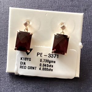 18K Solid Yellow Gold 2Carat Garnet for Each Dangling and 0.04 Natural Diamond